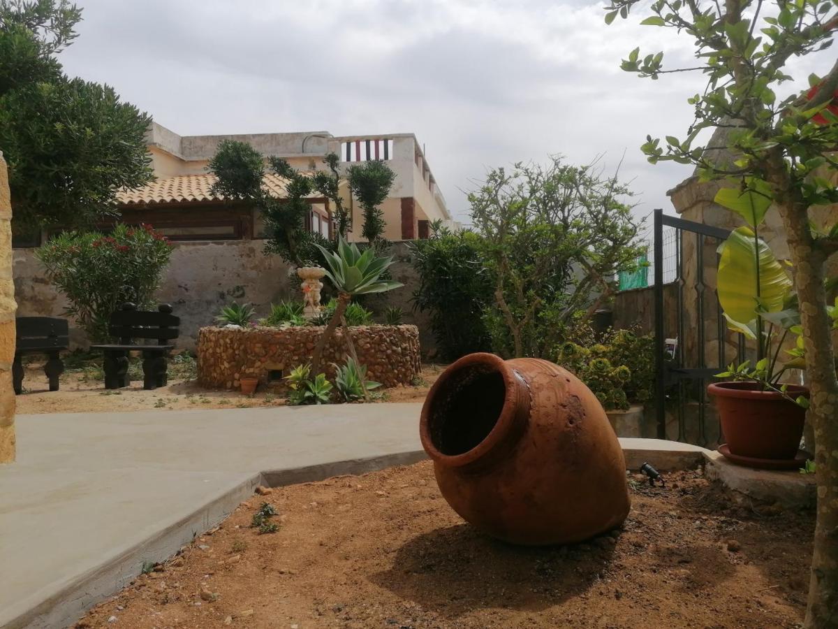 Villetta Scruscio Ri Mare Favignana Bagian luar foto